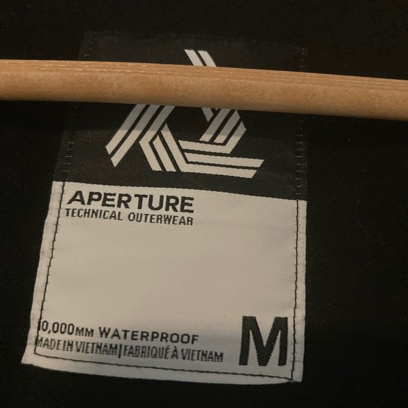 Ladies Winter coat - Aperture Technical Outerwear - Picture 6 of 9